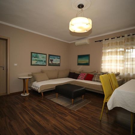 Apartamento Eos Tirana Exterior foto